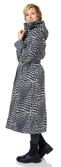 Regenjas Happy Rainy Days Montreal Zwart -Odli Kleding Winkel 3 montreal graphich zwart beige 3 scaled 1