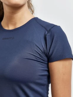 Sportshirt Craft Women ADV Essence SS Slim Tee W Blaze -Odli Kleding Winkel 4 1908767 396000 ADV20Essence20SS20Slim20Tee Closeup3