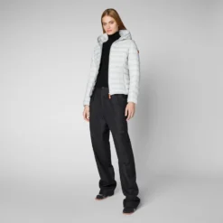 Jas Save The Duck Women Daisy Frozen Grey FW22 9 Jas Save The Duck Women Daisy Frozen Grey FW22 -Odli Kleding Winkel d33620wgiga1510021 04